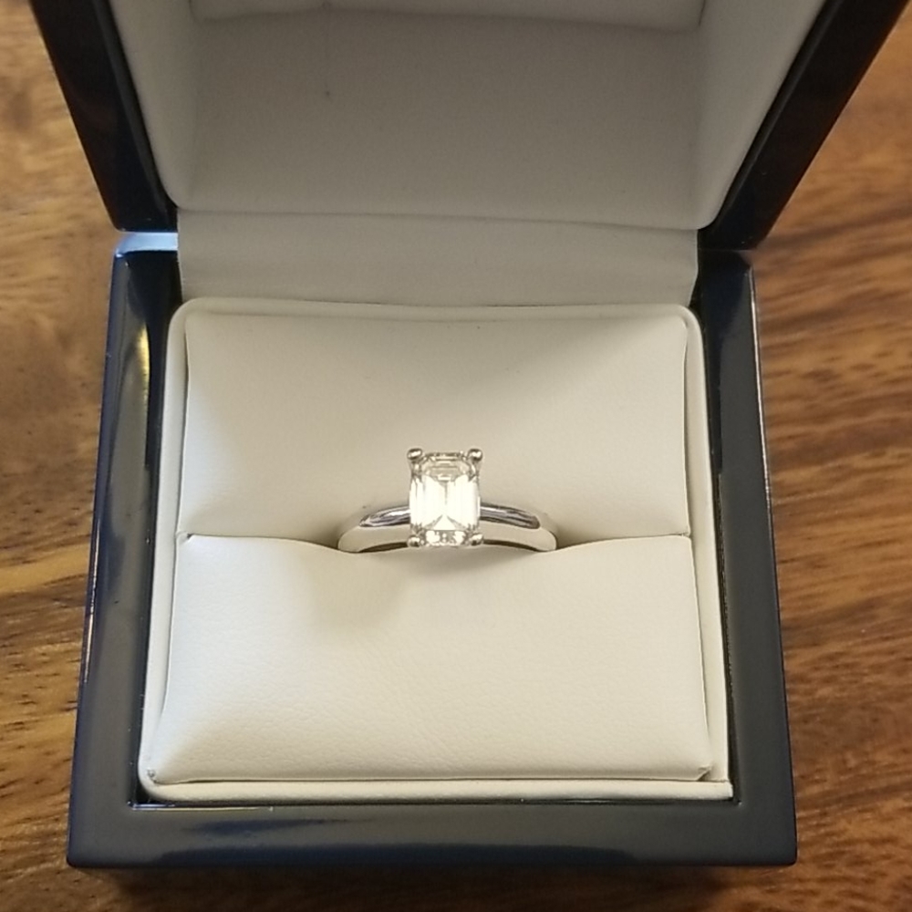 Diamond engagement ring